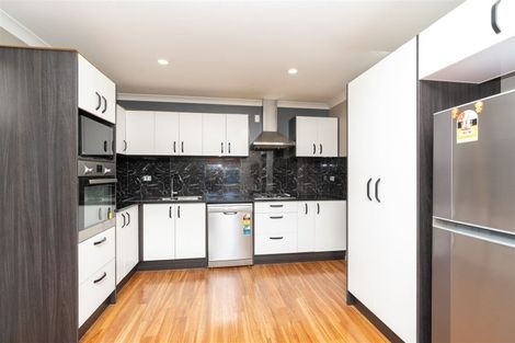 Photo of property in 8 Rochford Court, Hamilton East, Hamilton, 3216