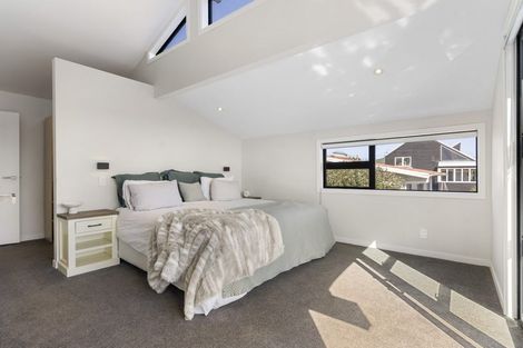 Photo of property in 12 Hyde Road, Rothesay Bay, Auckland, 0630