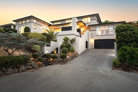 Photo of property in 2 Serenata Lane, Redcliffs, Christchurch, 8081