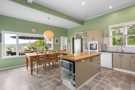 Photo of property in 376 Taiapa Road, Muriwai, Waimauku, 0881