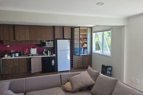 Photo of property in 21 Dundale Avenue, Blockhouse Bay, Auckland, 0600
