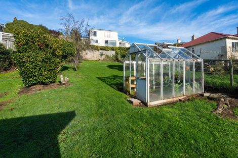 Photo of property in 84 Hazelhurst Pass, Caversham, Dunedin, 9012