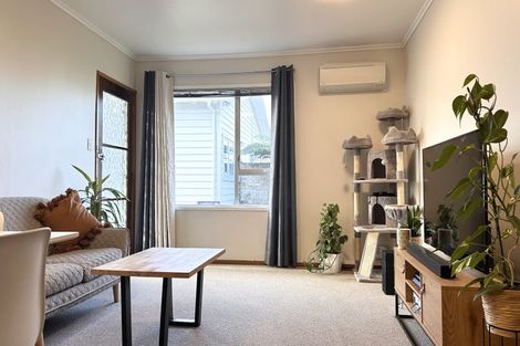 Photo of property in 2/54 Titirangi Road, New Lynn, Auckland, 0600