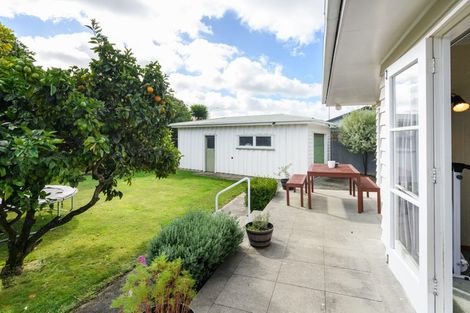 Photo of property in 43 Elmira Avenue, Hokowhitu, Palmerston North, 4410