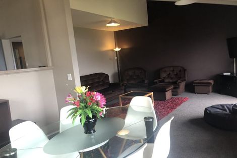 Photo of property in 15a Cameron Place, Fernhill, Queenstown, 9300