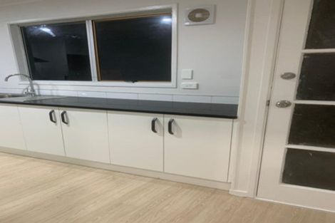 Photo of property in 8b Heathberry Close, Papatoetoe, Auckland, 2025