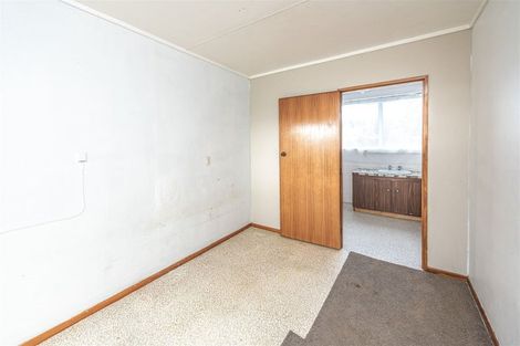 Photo of property in 16 Swinbourne Street, Waverley, 4510