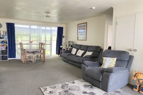 Photo of property in 324 West Coast Road, Glen Eden, Auckland, 0602