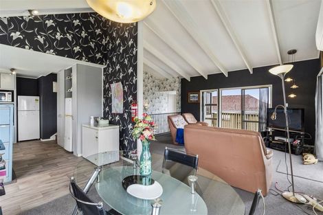 Photo of property in 1/15 Gwenand Place, Botany Downs, Auckland, 2010