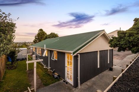 Photo of property in 8/89a Royal Road, Massey, Auckland, 0614