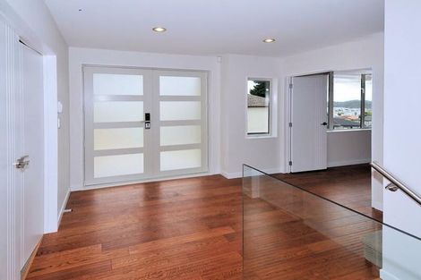 Photo of property in 30a Schnapper Rock Road, Schnapper Rock, Auckland, 0632