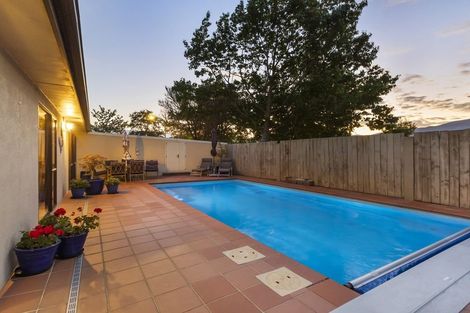 Photo of property in 2 Coleraine Street, Cromwell, 9310