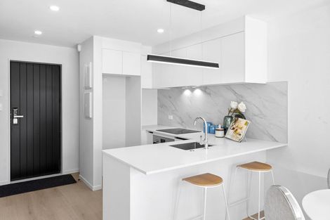 Photo of property in 6/11 Stottholm Road, Titirangi, Auckland, 0604