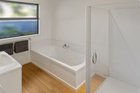 Photo of property in 30 De Castro Drive, Blenheim, 7201