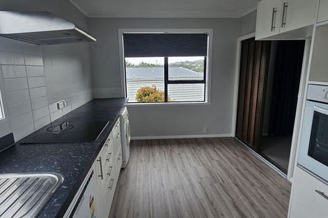 Photo of property in 81a Black Rock Road, Newlands, Wellington, 6037