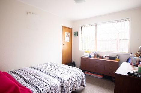 Photo of property in 4 Adel Place, Weymouth, Auckland, 2103