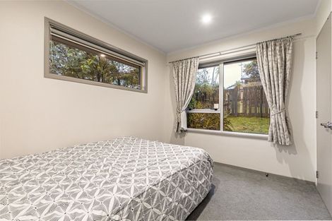 Photo of property in 2/42 Hogans Road, Glenfield, Auckland, 0629