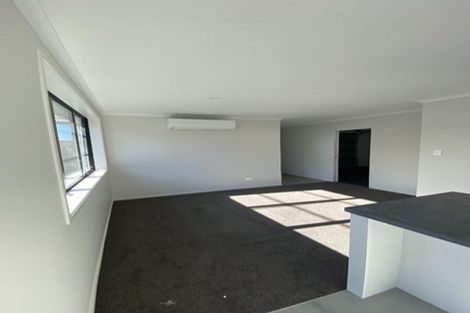 Photo of property in 3 Hammick Crescent, Pyes Pa, 3112