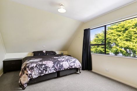 Photo of property in 19 Bassett Road, Johnsonville, Wellington, 6037