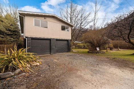 Photo of property in 6 Merioneth Street, Arrowtown, 9302
