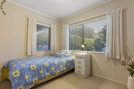 Photo of property in 2/28 Mark Edward Drive, Half Moon Bay, Auckland, 2012