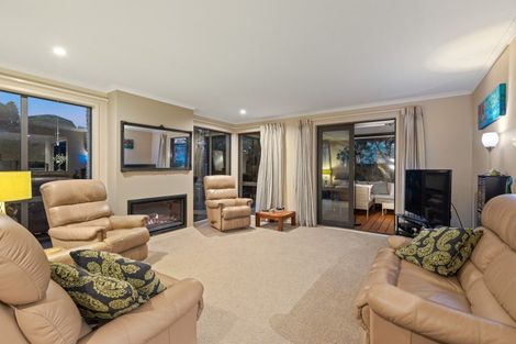 Photo of property in 53 Grand Drive, Orewa, 0931