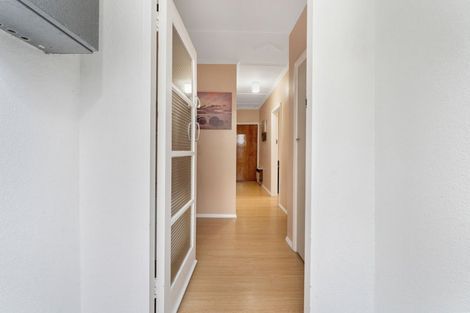 Photo of property in 28 Richmond Avenue, Karori, Wellington, 6012