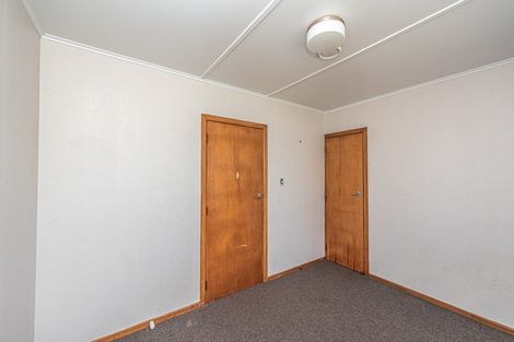 Photo of property in 19 Hussey Street, Waverley, 4510