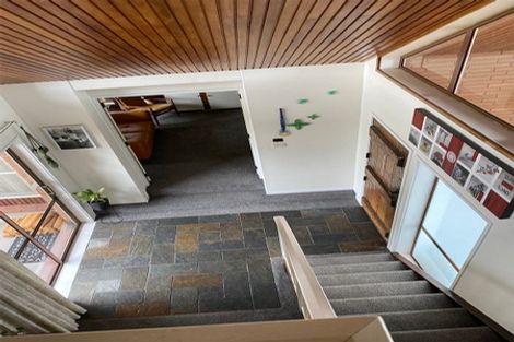 Photo of property in 2 Vista Place, Kawaha Point, Rotorua, 3010