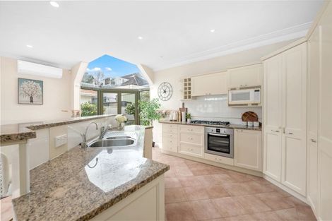 Photo of property in 23 Grammar School Road, Pakuranga, Auckland, 2010