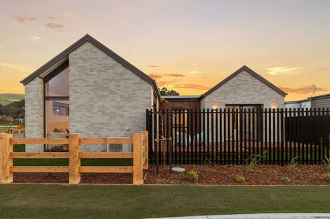 Photo of property in 1 Greystone Close, Halswell, 8025