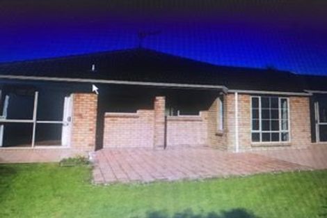 Photo of property in 6 Ballydonegan Rise, East Tamaki, Auckland, 2013