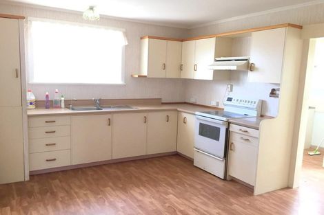 Photo of property in 6 Tawa Road, Te Atatu Peninsula, Auckland, 0610