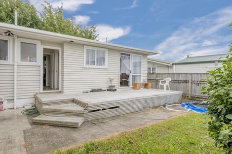 Photo of property in 1 Bartholomew Road, Levin, 5510