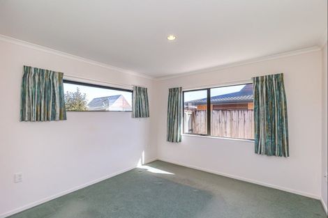 Photo of property in Rangeview Villas, 17/9 Fuller Close, Levin, 5510