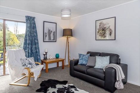 Photo of property in 6 Beverley Road, Stanmore Bay, Whangaparaoa, 0932