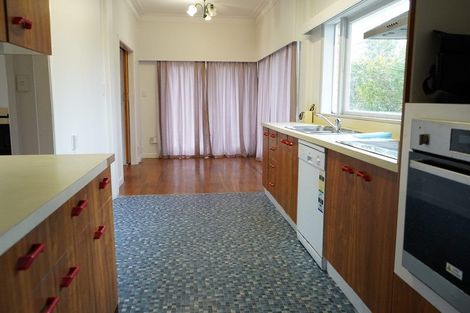 Photo of property in 35 Archibald Road, Kelston, Auckland, 0602