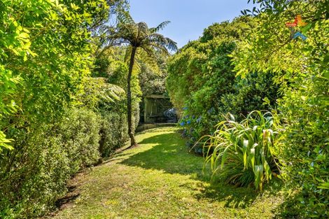 Photo of property in 7 Green Park Lane, Korokoro, Lower Hutt, 5012