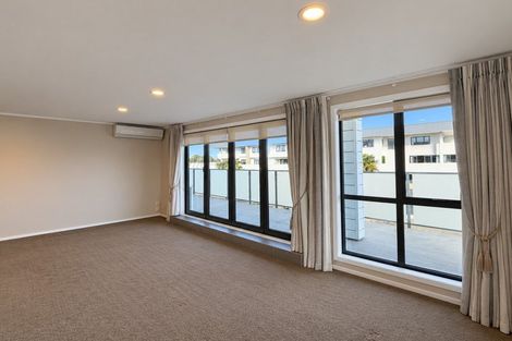 Photo of property in 8/9 Freeman Way, Manukau, Auckland, 2104