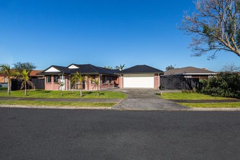 Photo of property in 1 Waylen Place, Burswood, Auckland, 2013