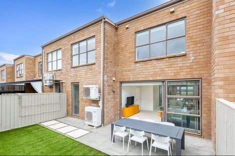 Photo of property in 18 Purchas Hill Drive, Stonefields, Auckland, 1072