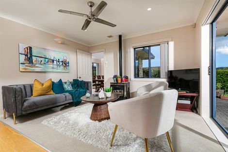 Photo of property in 8 Chadlington Avenue, Henderson, Auckland, 0612