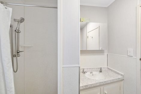 Photo of property in 3a Clare Street, Cambridge, 3434