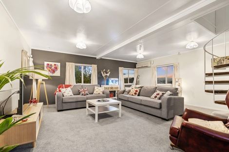 Photo of property in 10 Savoy Road, Glen Eden, Auckland, 0602