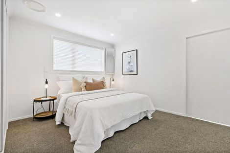 Photo of property in 21 Eric Farley Drive, Kumeu, 0810