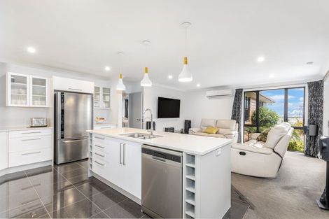 Photo of property in 73 Aotea Drive, Aotea, Porirua, 5024