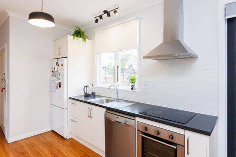 Photo of property in 77 Hillcrest Drive, Kelvin Grove, Palmerston North, 4414