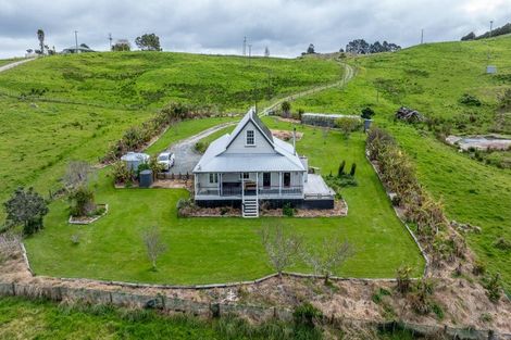 Photo of property in 354 Linton Road, Maungaturoto, 0583
