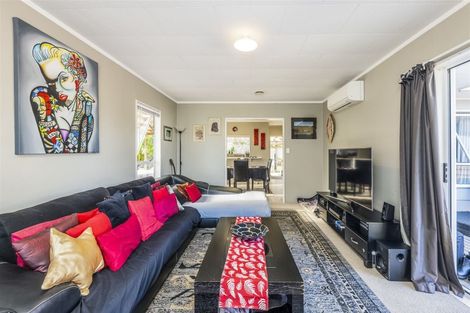 Photo of property in 56 Hamilton Drive, Waiuku, 2123