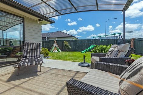 Photo of property in 4 Angelina Way, Kelvin Grove, Palmerston North, 4414